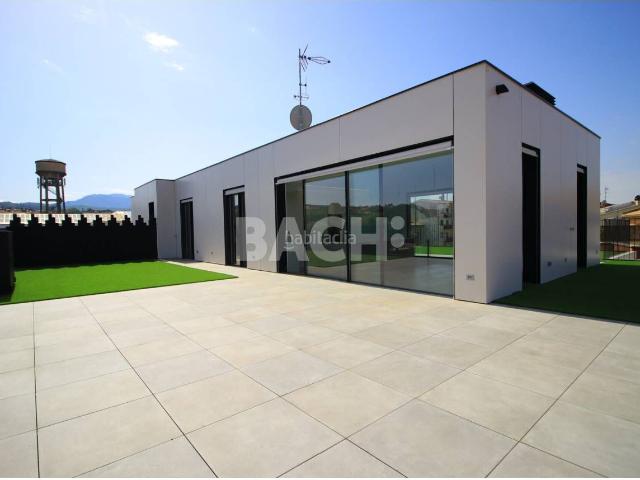 Ático en venta en Taradell. ÁticoDúplex con dos grandes terrazas y luz en cada rincón espacio, diseño y exclusividad en estado puro. Áticos.