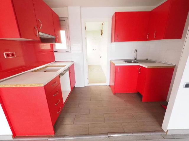 Ático en venta en Terrassa, Plaça Catalunya Escola Industrial. SE VENDE ÁTICO EN TERRASSA, ZONA LES ESCOLES. Áticos.