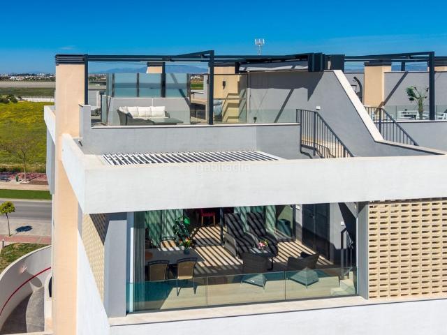 Ático en venta en Torre Pacheco, Mar Menor golf. Ático exclusivo en Santa Rosalía con luz natural y acceso a lago. Áticos Torre.