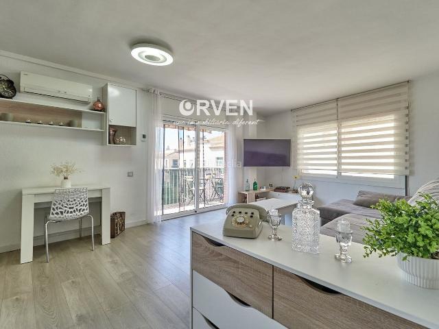Piso en venta en Torredembarra, Centre Costa Dorada. Amplio piso con garaje y vistas despejadas en el centro de Torredembarra. Pisos.