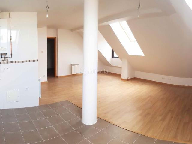 Ático en venta en Tudela de Duero. C. Mayor 13, Ático B Edificio Corona Precioso apartamento a estrenar de un dormitorio y un baño en pleno centro de Tudela de Due. Áticos Tudela de.