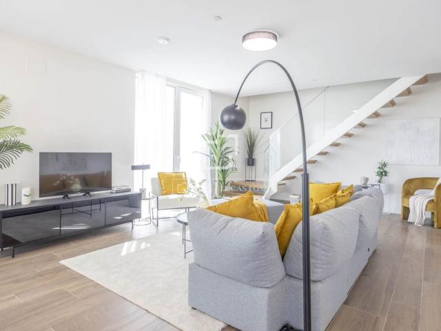 Ático en venta en Valencia, Sant Pau. Espectacular ático de obra nueva de 3 dormitorios con 145 m de terrazas en venta en Ikon, el nuevo icono residencial diseñado por. Áticos.