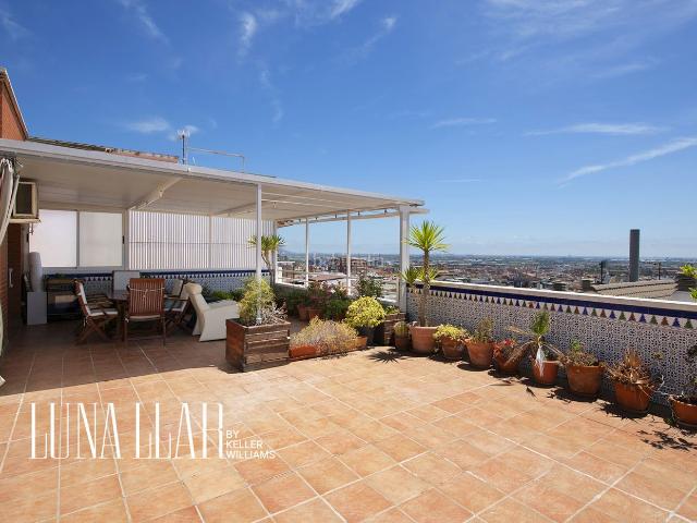 Ático en venta en Viladecans, La Roureda. Ático con terraza de 91 metros en Albarrosa, Viladecans. Áticos.
