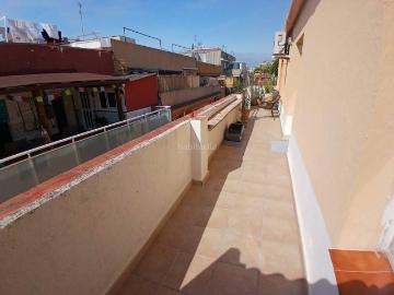 Ático en venta en Vilanova i la Geltrú, Centrevila Costa Dorada. Ático con terraza, sin ascensor en el centro de Vilanova. Áticos Vilanova i la.
