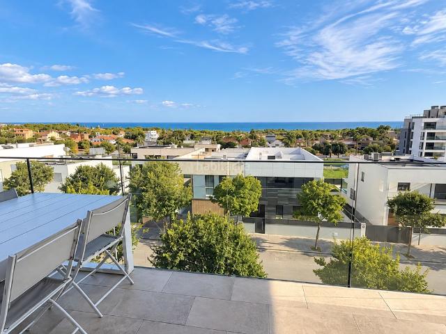 Ático en venta en Vilanova i la Geltrú, La Collada Sis Camins Costa Dorada. Atico Dúplex con vistas al mar en Av de la Collada. Áticos Vilanova i la.