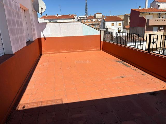 Ático en venta en Villarrobledo. Piso Ático céntrico en VENTA en calle travesía torres por solo 68.000. Áticos.