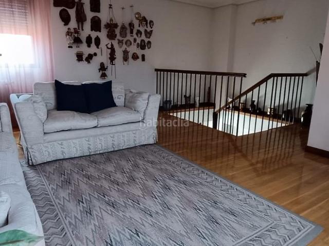 Ático en venta en Zamora, Las Viñas. VENTA DE ÁTICODÚPLEX EN ZAMORA ZONA TRES CRUCES, 4 DORMITORIOS, 3 BAÑOS Y TRASTERO. GARAJE DOBLE ADICIONAL. Áticos.