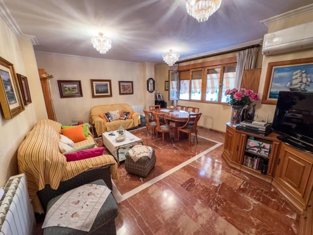 Ático en venta en Agost. Piso amplio, cuidado y reformado en Agost Alicante 109 m2 construidos. Áticos.