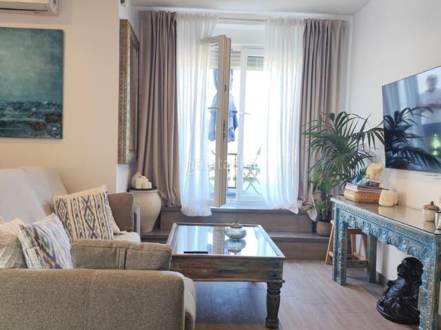 Ático en venta en Algeciras, Casco Antiguo. ÁTICO REFORMADO CON UNA TERRAZA. Áticos.
