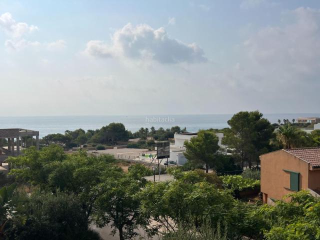 Ático en venta en Ametlla de Mar L´, Marina de Sant Jordi Costa Dorada. Espectacular ático dúplex con vistas al mar en la exclusiva urbanización Tres Calas LAmetlla de Mar. Áticos Ametlla de Mar.