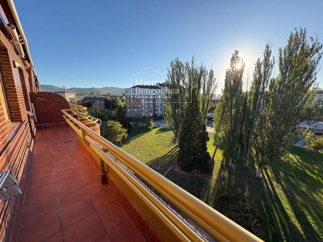 Ático en Venta en Ariznabarra
