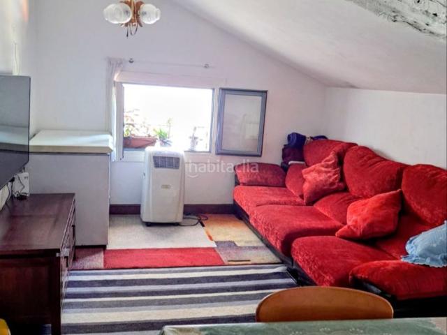 Ático en venta en Arrasate o Mondragón. Coqueto y céntrico ático listo para entrar a vivir. Áticos Arrasate o.