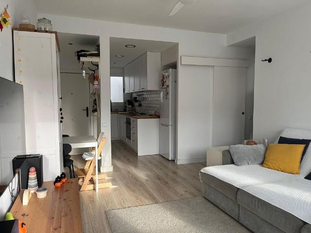Ático en venta en avenida, Castelldefels, de 63 m² 3 habitaciones por 349.900