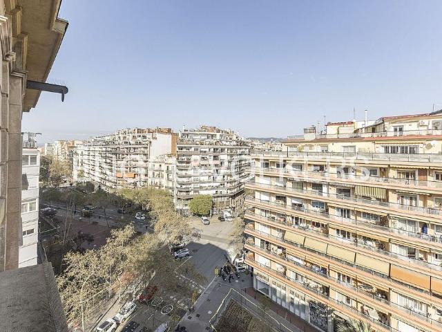 Ático en venta en avenida De Mistral, Barcelona, de 88 m² 4 habitaciones por 610.000