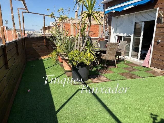 Ático en venta en avenida De la Constitució, Castelldefels, de 55 m² 2 habitaciones por 429.000
