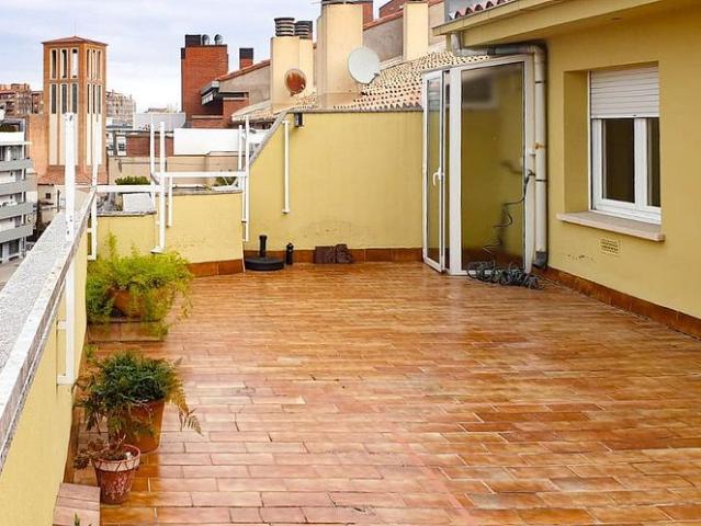 Ático en venta en avenida De Lluís Pericot, Girona, de 65 m² 3 habitaciones por 450.000