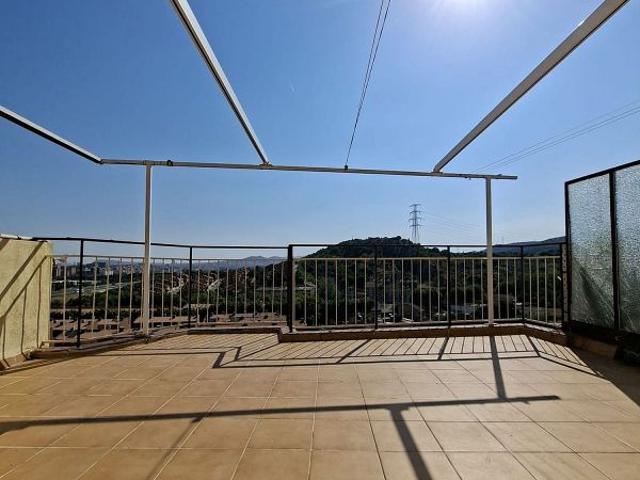 Ático en venta en avenida De Ros i Güell, Badalona, de 87 m² 3 habitaciones por 329.000