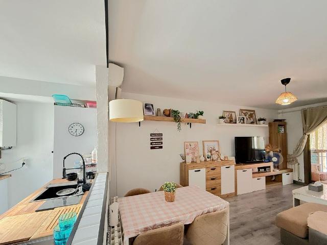 Ático en venta en avenida Del Parc, Cornellà de Llobregat, de 109 m² 4 habitaciones por 329.000