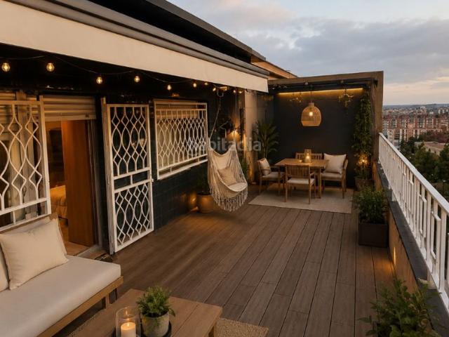 Ático en venta en Badalona, Llefià. Atico con terraza balcón en Badalona. Áticos.