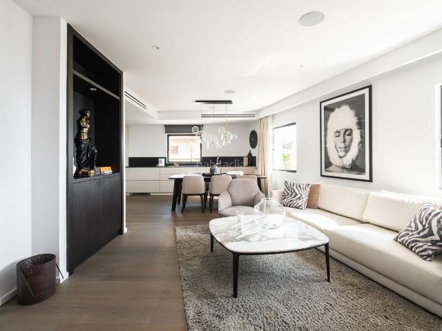 Ático en venta en Baleares Palma de Mallorca, Sant Agustí. Moderno ático en 1ª línea de mar con terraza privada y vistas al puerto en Cala Nova. Áticos Palma de.