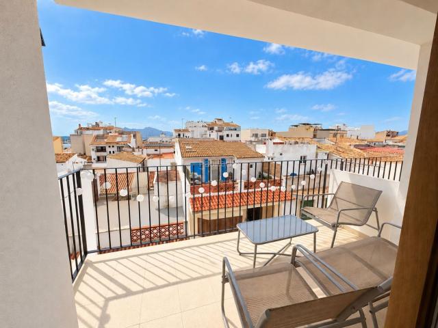 Ático en venta en Baleares Pollença, Port de Pollença. Ático de 120 m2 con ascensor y vistas al mar en Puerto Pollença. Áticos.