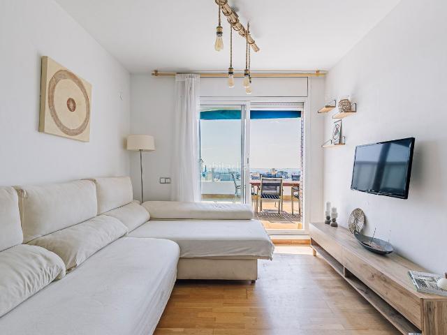 Ático en venta en Barcelona, Can Baró. Ático en Baix Guinardó con 3 habitaciones y gran terraza. Áticos.