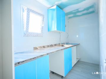 Ático en venta en Barcelona, Carmel. Piso reformado con terraza privada listo para entrar a vivir. Áticos.