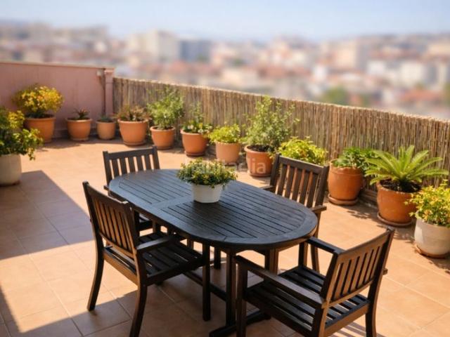 Ático en venta en Barcelona, Baix Guinardó. VENTA DE NUDA PROPIEDAD. Áticos.