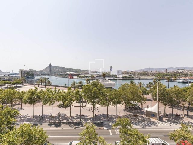 Ático en venta en Barcelona, Barceloneta. Excepcional ático de 1 dormitorio con terraza de 28 m y vistas espectaculares en venta en la Barceloneta, Barcelona. Áticos.