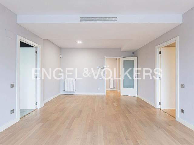 Ático en venta en Barcelona, Barri de les Corts. Exclusivo ático de 4 habitaciones exteriores al lado de CC LIlla. Áticos.