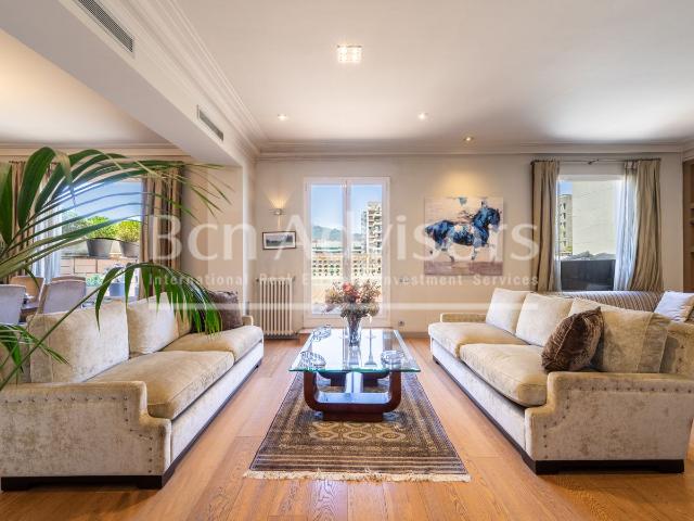 Ático en venta en Barcelona, Barri de les Corts. Espléndido ático dúplex con grandes terrazas y vistas panorámicas en Les Corts. Áticos.