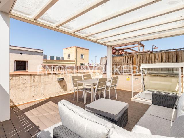Ático en venta en Barcelona, Gòtic. Ático con terraza de 27 metros. Áticos.