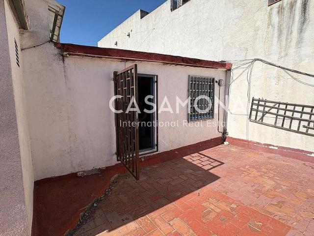 Ático en venta en calle D'ataülf, Barcelona, de 42 m² 1 habitación por 245.000