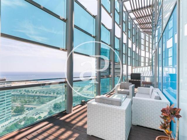 Ático en venta en Barcelona, Diagonal Mar i el Front Marítim del Poblenou. Ático dúplex con terraza y vistas al mar en La Illa del Mar, Barcelona. Áticos.