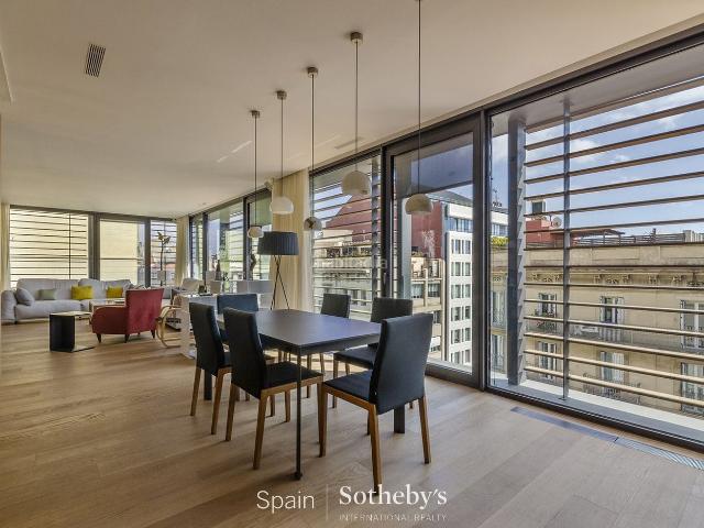 Ático en venta en Barcelona, Dreta de l´Eixample. Ático excepcional con terraza de 180 m2 cerca del Paseo de Gràcia. Áticos.