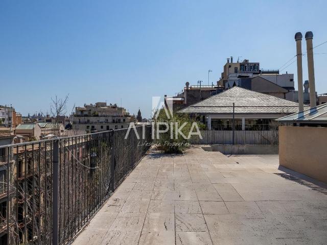 Ático en venta en Barcelona, Dreta de l´Eixample. Exclusivo ático de lujo en venta de 387m con terraza ajardinada de 180m y acabados premium 5 suites, patio interior y múltiples z. Áticos.