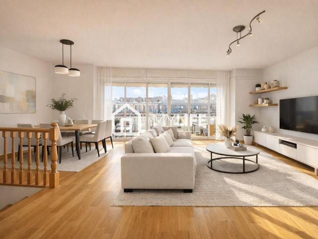 Ático en venta en Barcelona, La Nova Esquerra de l´Eixample. Espectacular dúplex en venta con terraza de 40 m y opción de segregación. Áticos.