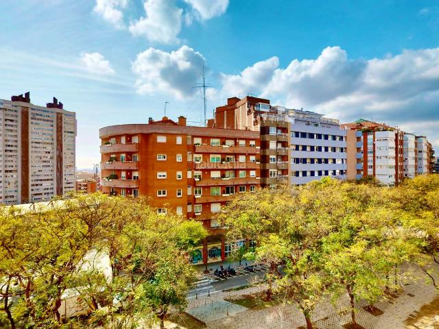 Ático en venta en Barcelona, La Salut. Piso luminoso. Áticos.