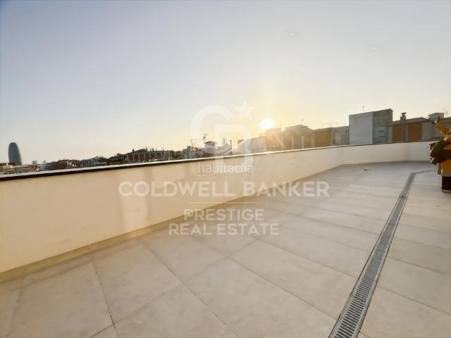 Ático en venta en Barcelona, Navas. Sobreático exclusivo en Barcelona con terrazas y vistas panorámicas. Áticos.