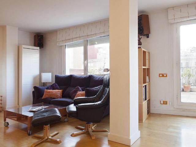 Ático en venta en Barcelona, Sagrada Família. Ático en venta con gran terraza el Camp de l'Arpa del Clot, Barcelona. Áticos.