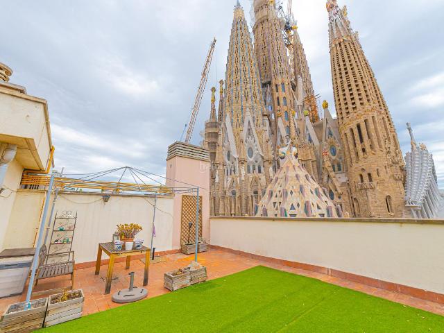 Ático en venta en Barcelona, Sagrada Família. Provença Sardenya delante de La Sagrada Familia. Áticos.