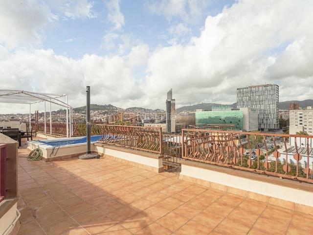 Ático en venta en Barcelona, Sant Andreu de Palomar. Espectacular ático con vistas. Áticos.