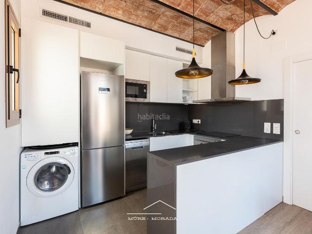 Ático en venta en Barcelona, Sant Antoni. Ático reformado con dos terrazas y vistas 360 en Sant Antoni. Áticos.