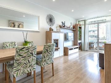Ático en venta en Barcelona, Sant Antoni. Piso en venta con terraza y vistas en Sant Antoni, Barcelona. Áticos.