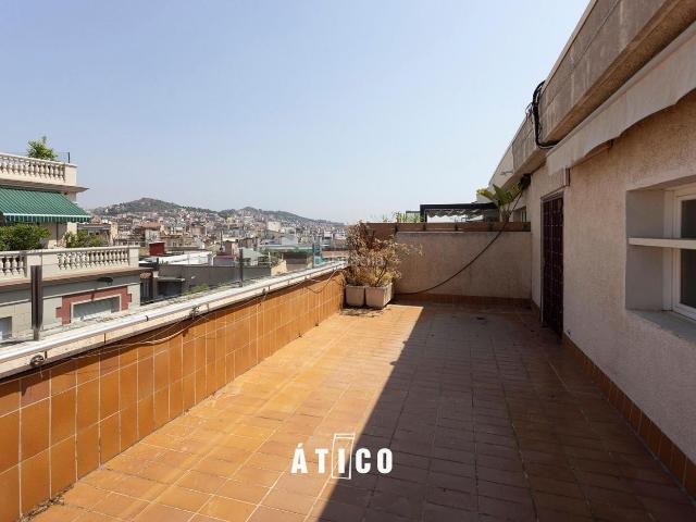 Ático en venta en Barcelona, Sant Gervasi Galvany. ATICO LUMINOSO EXTERIOR CON GRAN TERRAZA. Áticos.