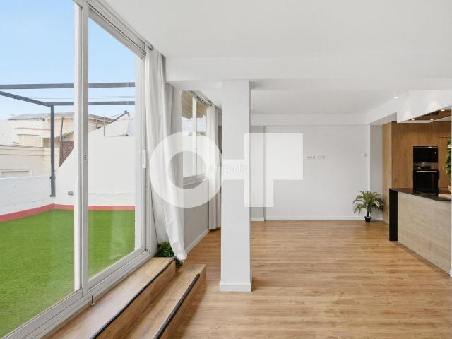Ático en venta en Barcelona, Sant Gervasi Galvany. ÁTICO TERRAZA 30M2 CONSERJE UBICACION PRIME ASCENSOR ORIENTACION ESTE ITE OK PARA ENTRAR A VIVIR PRIVACIDAD COMUNICACIONE. Áticos.