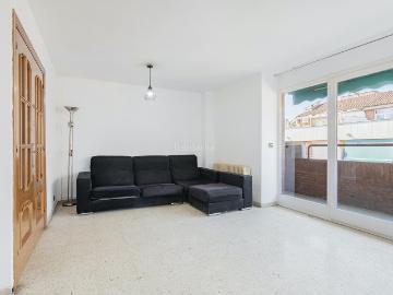 Ático en venta en Barcelona, Sant Martí de Provençals. Atico a reformar en la calle Fluvia con Rambla de Guipuscoa. Áticos.