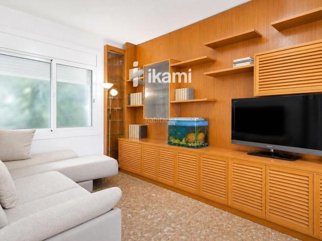Ático en venta en Barcelona, Sant Ramon Maternitat. OPORTUNIDAD PARA INVERSORES. Áticos.