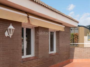 Ático en venta en Barcelona, Sarrià. Ático con terraza junto a Plaça Sarrià vistas del Tibidabo al mar, luz, encanto y total privacidad. Áticos.