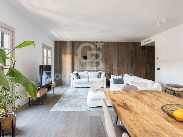 Ático en venta en Barcelona, St. Pere Sta. Caterina El Born. Ático de obra nueva con terraza privada y 2 parkings en Calle Princesa. Áticos.